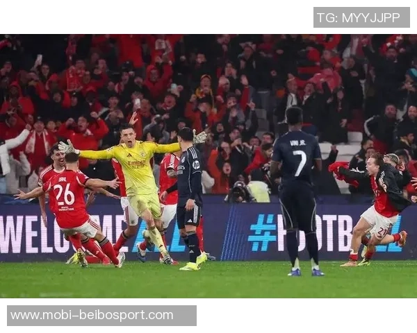 欧冠小组赛第四轮综述拜仁阿森纳国米强势全胜本菲卡贾府遭遇全败困境